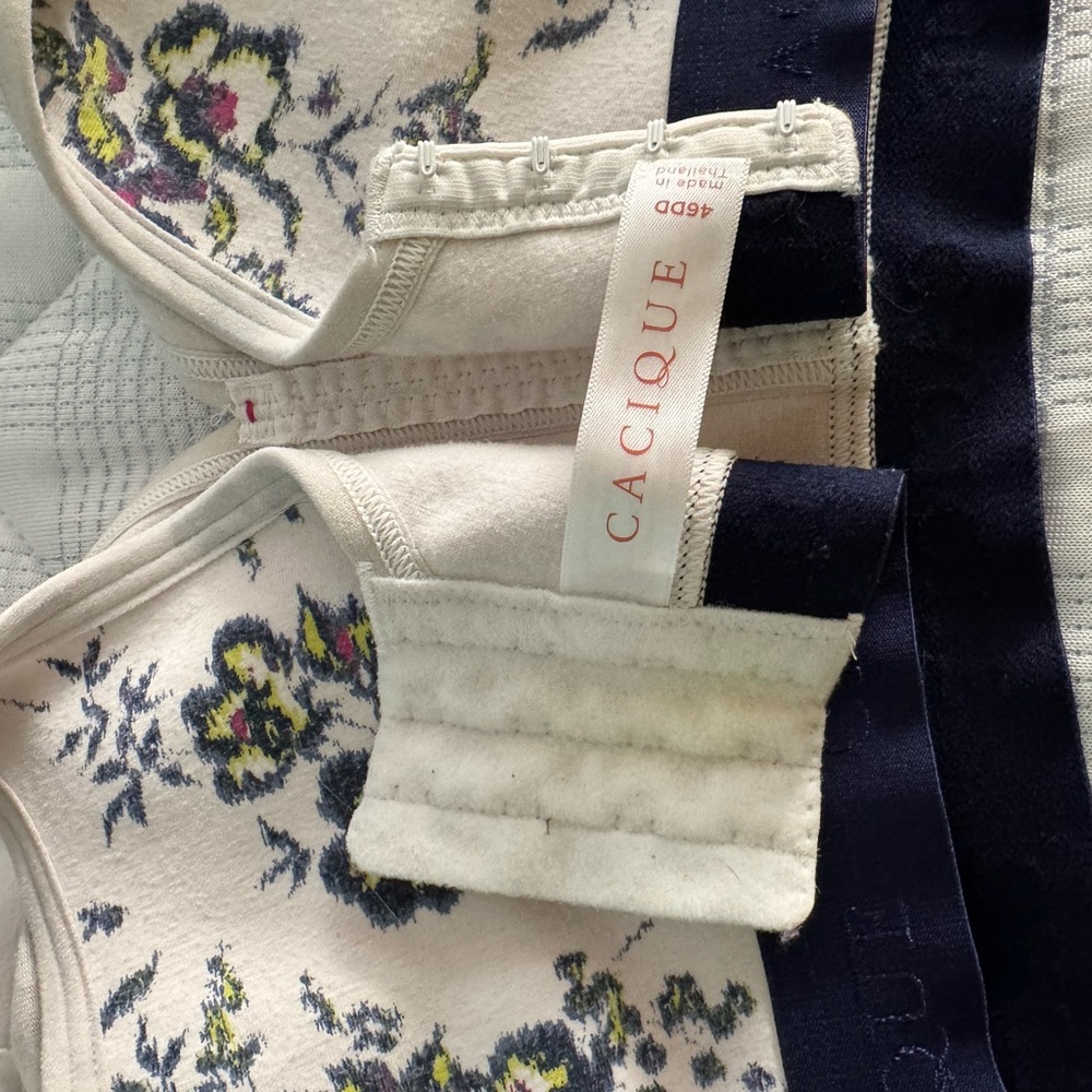 Lot of 7 Cacique Wire Free Bras 46DD - Picture 5 of 16